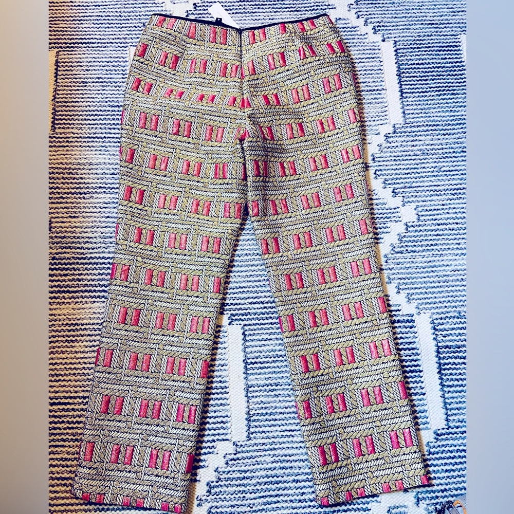 NWT - Cynthia’s Rowley Gold/ Pink Brocade Size 8 Flare Back Zip Pant